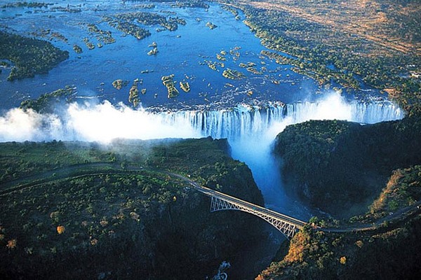 Замбия/Зимбабве, водопад Виктория